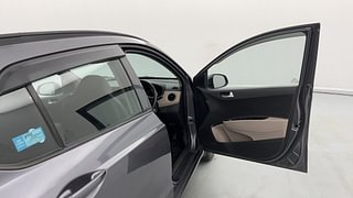 Used 2019 Hyundai Grand i10 [2017-2020] Sportz AT 1.2 Kappa VTVT Petrol Automatic interior RIGHT FRONT DOOR OPEN VIEW