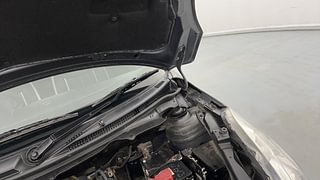Used 2015 Maruti Suzuki Swift [2011-2017] VXi Petrol Manual engine ENGINE LEFT SIDE HINGE & APRON VIEW