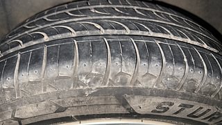 Used 2017 Volkswagen Ameo [2016-2020] Highline1.2L (P) Petrol Manual tyres LEFT REAR TYRE TREAD VIEW