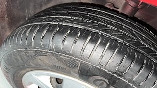 Used 2015 Hyundai Elite i20 [2014-2018] Magna 1.2 Petrol Manual tyres LEFT FRONT TYRE TREAD VIEW