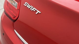Used 2019 Maruti Suzuki Swift [2017-2021] VXI AMT Petrol Automatic dents MINOR SCRATCH