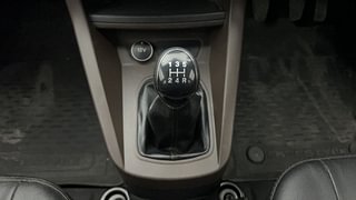Used 2018 Ford Freestyle [2017-2021] Titanium 1.2 Petrol Manual interior GEAR  KNOB VIEW
