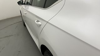 Used 2016 Skoda Superb [2016-2019] L&K TSI AT Petrol Automatic dents MINOR SCRATCH