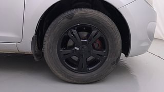 Used 2011 Hyundai i20 [2008-2012] Asta 1.2 Petrol Manual tyres RIGHT FRONT TYRE RIM VIEW