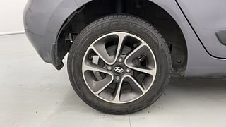 Used 2019 Hyundai Grand i10 [2017-2020] Sportz AT 1.2 Kappa VTVT Petrol Automatic tyres RIGHT REAR TYRE RIM VIEW