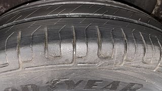 Used 2010 Maruti Suzuki Swift [2007-2011] VXi Petrol Manual tyres LEFT REAR TYRE TREAD VIEW