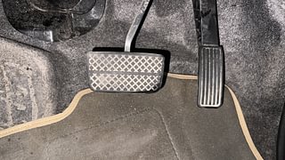 Used 2022 Honda Amaze 1.2 VX CVT i-VTEC Petrol Automatic interior PEDALS VIEW