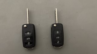 Used 2017 Volkswagen Ameo [2016-2020] Highline1.2L (P) Petrol Manual extra CAR KEY VIEW