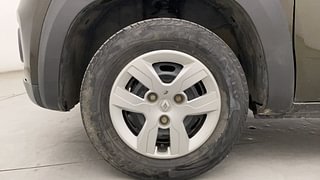 Used 2018 Renault Kwid [2015-2019] 1.0 RXT AMT Opt Petrol Automatic tyres LEFT FRONT TYRE RIM VIEW