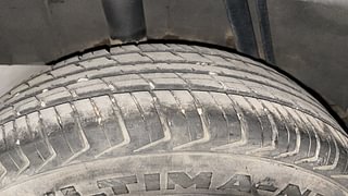 Used 2018 Renault Kwid [2015-2019] 1.0 RXT AMT Opt Petrol Automatic tyres RIGHT REAR TYRE TREAD VIEW