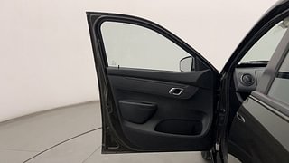 Used 2019 Renault Kwid [2015-2019] 1.0 RXT AMT Opt Petrol Automatic interior LEFT FRONT DOOR OPEN VIEW