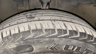 Used 2018 Renault Kwid [2015-2019] 1.0 RXT AMT Opt Petrol Automatic tyres LEFT FRONT TYRE TREAD VIEW