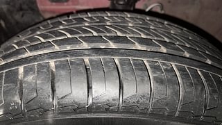 Used 2018 Hyundai Elite i20 [2018-2020] Asta 1.2 Dual Tone Petrol Manual tyres LEFT FRONT TYRE TREAD VIEW