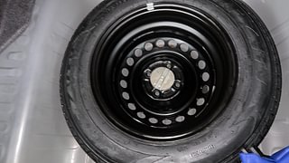 Used 2022 Honda Amaze 1.2 VX CVT i-VTEC Petrol Automatic tyres SPARE TYRE VIEW