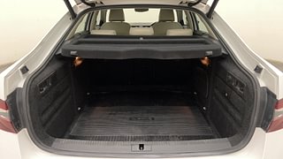 Used 2016 Skoda Superb [2016-2019] L&K TSI AT Petrol Automatic interior DICKY INSIDE VIEW