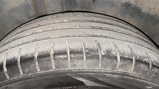 Used 2018 volkswagen Vento 1.2L Highline Plus Petrol AT Petrol Automatic tyres RIGHT REAR TYRE TREAD VIEW
