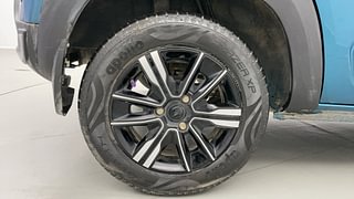 Used 2022 Renault Kwid Climber 1.0l SCE Petrol MT Petrol Manual tyres RIGHT REAR TYRE RIM VIEW