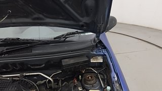 Used 2014 Maruti Suzuki Alto 800 [2012-2016] Lxi Petrol Manual engine ENGINE LEFT SIDE HINGE & APRON VIEW
