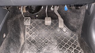 Used 2010 Maruti Suzuki Swift [2007-2011] VXi Petrol Manual interior PEDALS VIEW