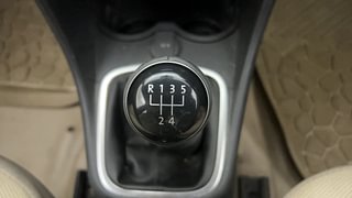 Used 2017 Volkswagen Ameo [2016-2020] Highline1.2L (P) Petrol Manual interior GEAR  KNOB VIEW