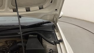 Used 2017 Volkswagen Ameo [2016-2020] Highline1.2L (P) Petrol Manual engine ENGINE LEFT SIDE HINGE & APRON VIEW