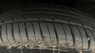 Used 2019 Renault Kwid [2017-2019] RXT 1.0 SCE Special (O) Petrol Manual tyres LEFT FRONT TYRE TREAD VIEW