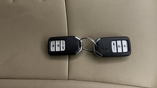 Used 2022 Honda Amaze 1.2 VX CVT i-VTEC Petrol Automatic extra CAR KEY VIEW