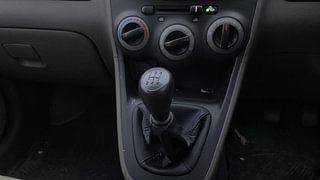 Used 2014 Hyundai i10 [2010-2016] Era Petrol Petrol Manual interior GEAR  KNOB VIEW