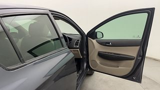 Used 2014 Hyundai i20 [2012-2014] Asta 1.4 CRDI Diesel Manual interior RIGHT FRONT DOOR OPEN VIEW
