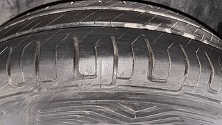 Used 2010 Maruti Suzuki Swift [2007-2011] VXi Petrol Manual tyres RIGHT REAR TYRE TREAD VIEW