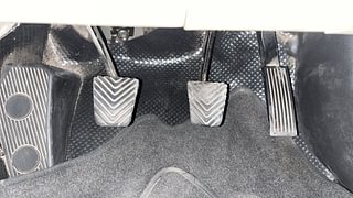 Used 2014 Hyundai i20 [2012-2014] Asta 1.4 CRDI Diesel Manual interior PEDALS VIEW
