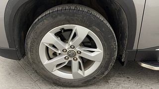 Used 2022 mg-motors Hector 1.5 Shine Petrol Turbo CVT Petrol Automatic tyres LEFT FRONT TYRE RIM VIEW