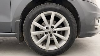 Used 2018 volkswagen Vento 1.2L Highline Plus Petrol AT Petrol Automatic tyres RIGHT FRONT TYRE RIM VIEW