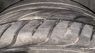 Used 2013 volkswagen Vento 1.6L Highline Diesel Diesel Manual tyres RIGHT REAR TYRE TREAD VIEW