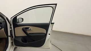 Used 2017 Volkswagen Ameo [2016-2020] Highline1.2L (P) Petrol Manual interior RIGHT FRONT DOOR OPEN VIEW