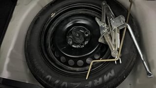 Used 2016 Maruti Suzuki Baleno [2015-2019] Delta AT Petrol Petrol Automatic tyres SPARE TYRE VIEW