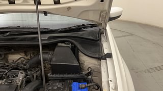 Used 2013 Volkswagen Polo [2010-2014] Comfortline 1.2L (P) Petrol Manual engine ENGINE LEFT SIDE HINGE & APRON VIEW