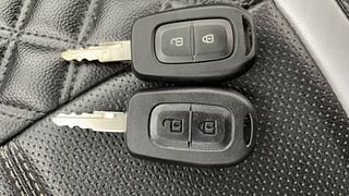 Used 2022 Renault Kwid Climber 1.0l SCE Petrol MT Petrol Manual extra CAR KEY VIEW