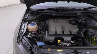 Used 2013 volkswagen Vento 1.6L Highline Diesel Diesel Manual engine ENGINE RIGHT SIDE HINGE & APRON VIEW