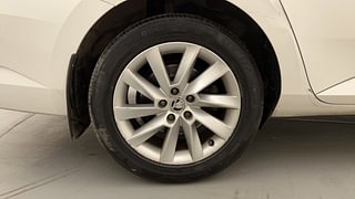 Used 2016 Skoda Superb [2016-2019] L&K TSI AT Petrol Automatic tyres RIGHT REAR TYRE RIM VIEW