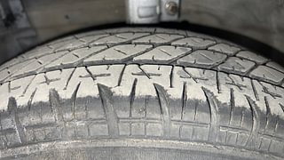 Used 2014 Maruti Suzuki Swift [2011-2017] VXi Petrol Manual tyres LEFT FRONT TYRE TREAD VIEW