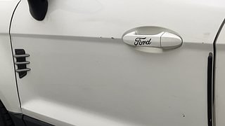 Used 2015 Ford EcoSport [2013-2015] Titanium 1.5L Ti-VCT AT Petrol Automatic dents MINOR SCRATCH