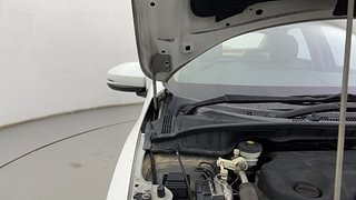 Used 2015 Honda City [2014-2017] V Diesel Diesel Manual engine ENGINE RIGHT SIDE HINGE & APRON VIEW