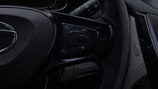 Used 2020 Tata Nexon XZ Plus Optional Diesel Diesel Manual top_features Cruise control