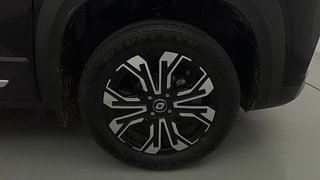 Used 2024 Renault Kiger RXZ MT Petrol Manual tyres RIGHT FRONT TYRE RIM VIEW