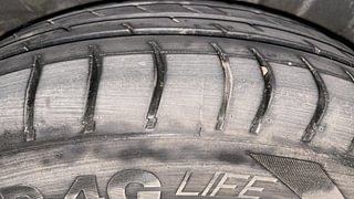Used 2013 Hyundai i10 Sportz 1.2 Kappa2 Petrol Manual tyres RIGHT REAR TYRE TREAD VIEW
