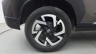 Used 2021 Nissan Magnite XV Petrol Manual tyres RIGHT REAR TYRE RIM VIEW
