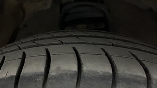 Used 2019 Toyota Innova Crysta [2016-2020] 2.4 G Diesel Manual tyres RIGHT FRONT TYRE TREAD VIEW