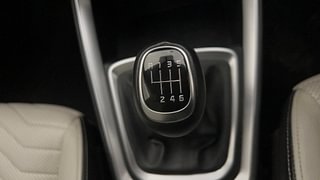 Used 2021 Kia Sonet HTX Plus 1.5 Dual Tone Diesel Manual interior GEAR  KNOB VIEW