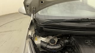 Used 2015 Hyundai Xcent [2014-2017] S Petrol Petrol Manual engine ENGINE RIGHT SIDE HINGE & APRON VIEW